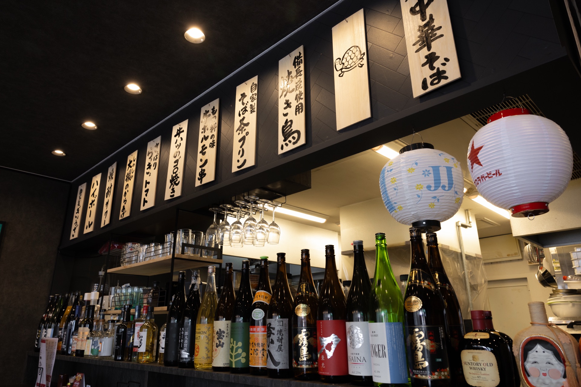 炭焼き酒場 かめの内観写真